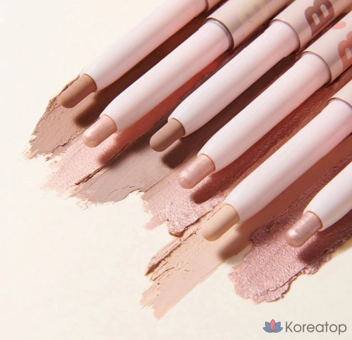 Карандаш для век Banila Co Mood On Eye Color Stick, оттенок 03 Champagne Rosy, 0.5 г, 1 шт.