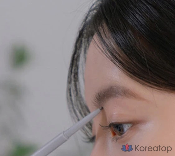 Карандаш для бровей ROM&ND Han All Flat Eyebrow Auto Pencil, оттенок W1 Gentle Brown, 0.17 г, 1 шт.