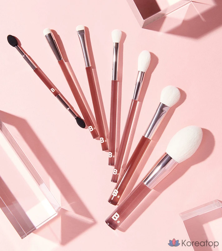 Кисть для румян Banila Co Blusher Brush, оттенок Pink, 1 шт.