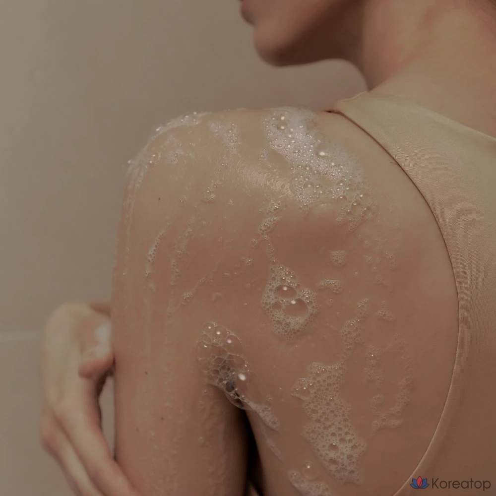 Гель для душа Hersteller Nearby Steel A Rose Body Wash, аромат свежей розы, 300 мл, 1 шт.