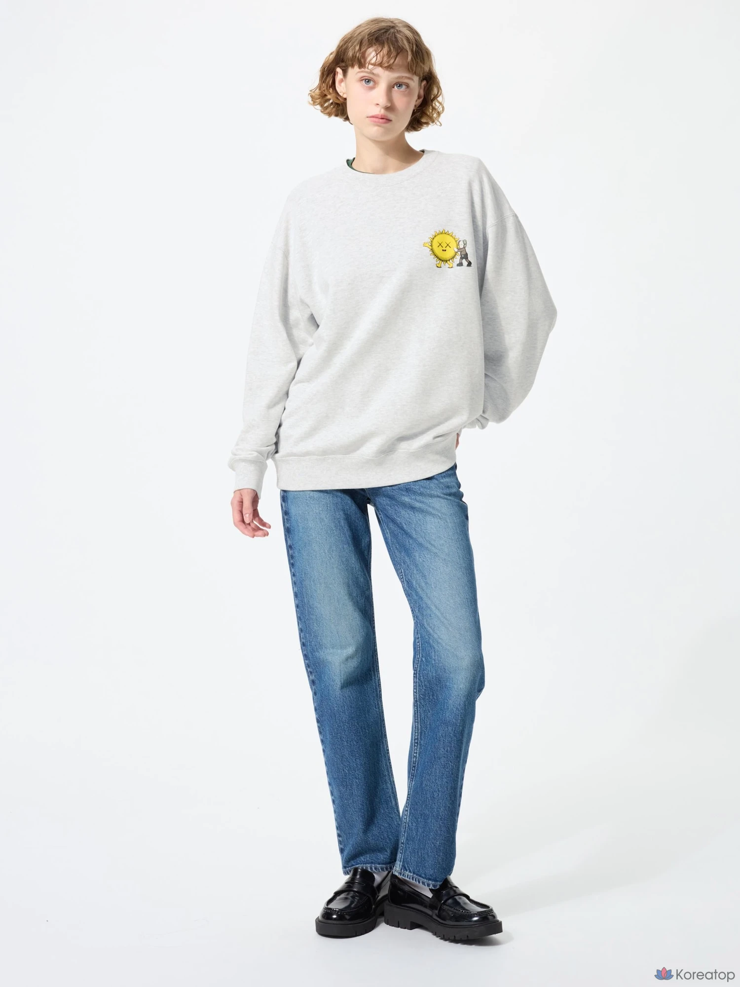 Свитшот Uniqlo KAWS UNIVERSE Sweatshirt B