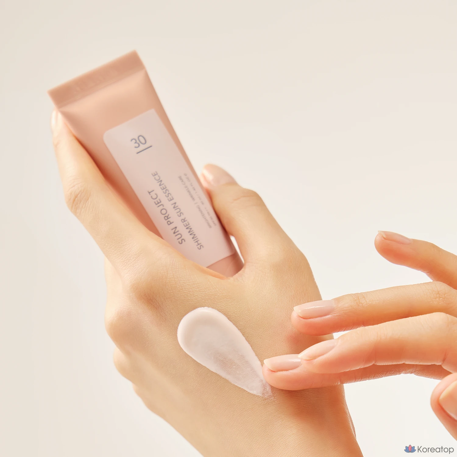 Солнцезащитный крем-эссенция Thank You Farmer Sun Project Shimmer Sun Essence, 40 мл, 1 шт.