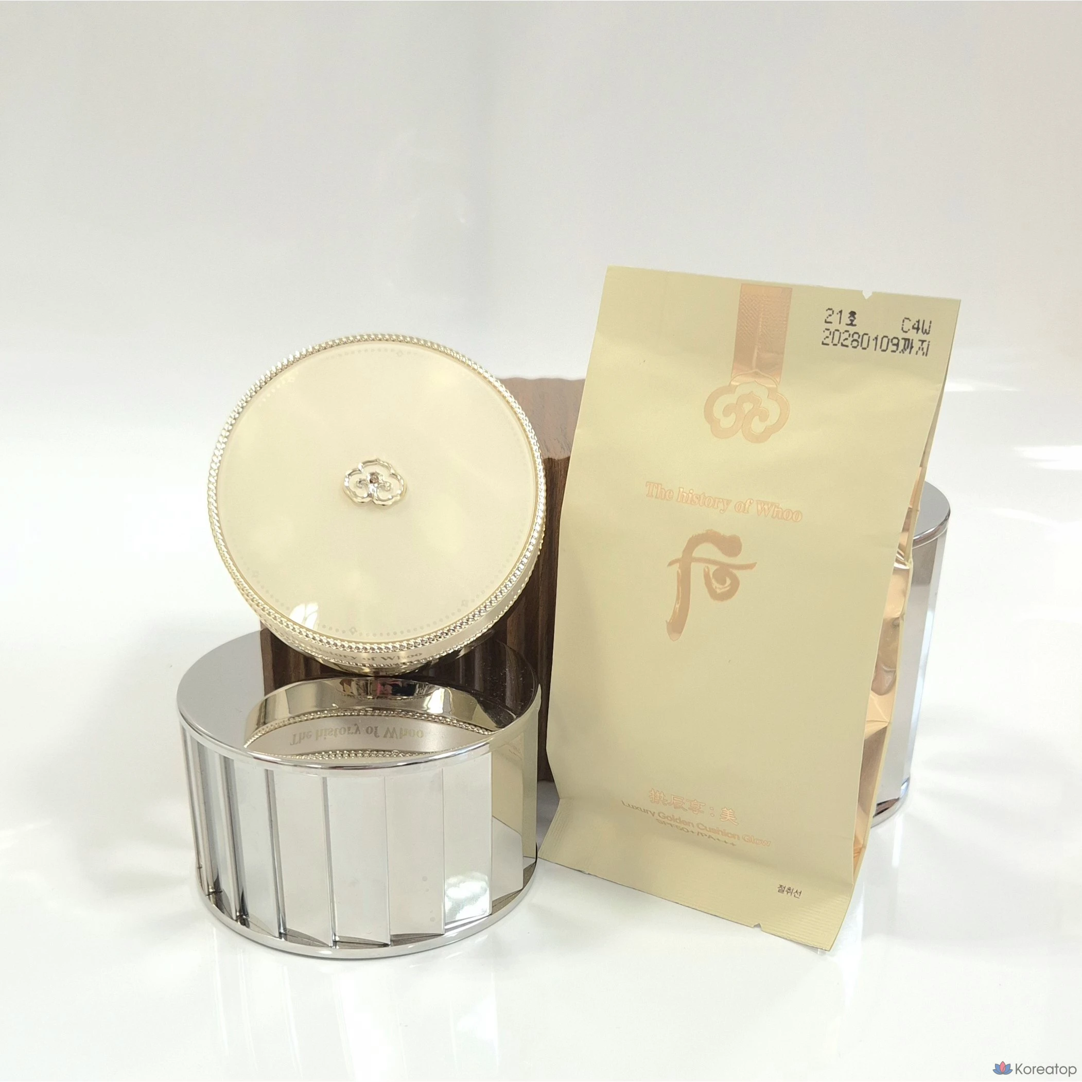 Кушон THE HISTORY OF WHOO Gongjinhyang Mi Luxury Golden Cushion, оттенок 21, 15 г, 2 шт.