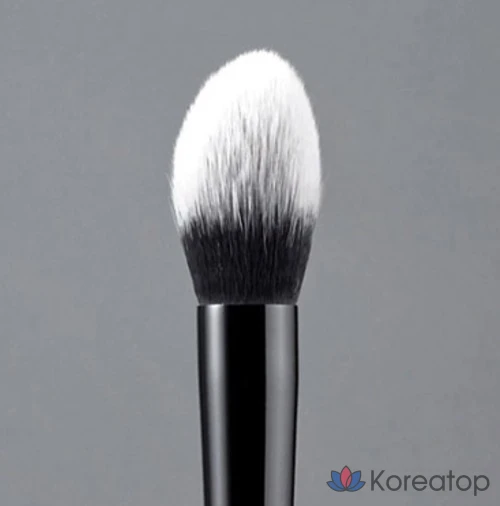 Кисть для макияжа Jungsaemmool Masterclass Powder Brush, 1 шт.