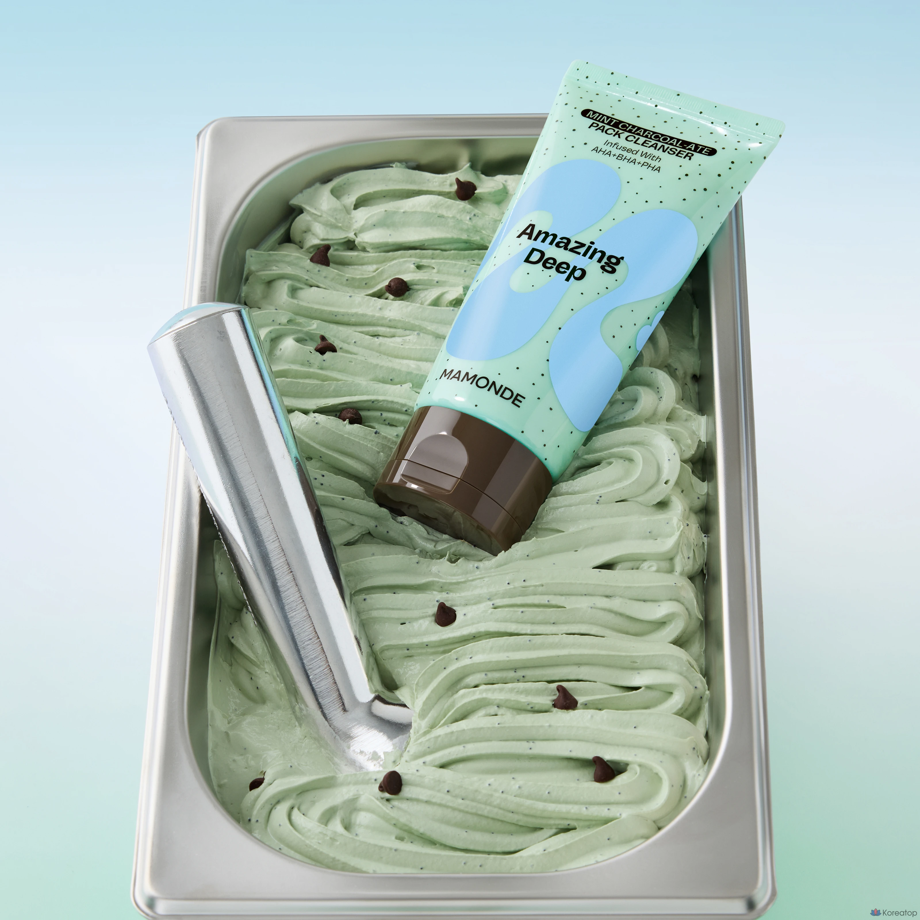 Очищающая пенка Mamonde Amazing Deep Mint Charcoal Pack Cleanser, 135 г, 1 шт.
