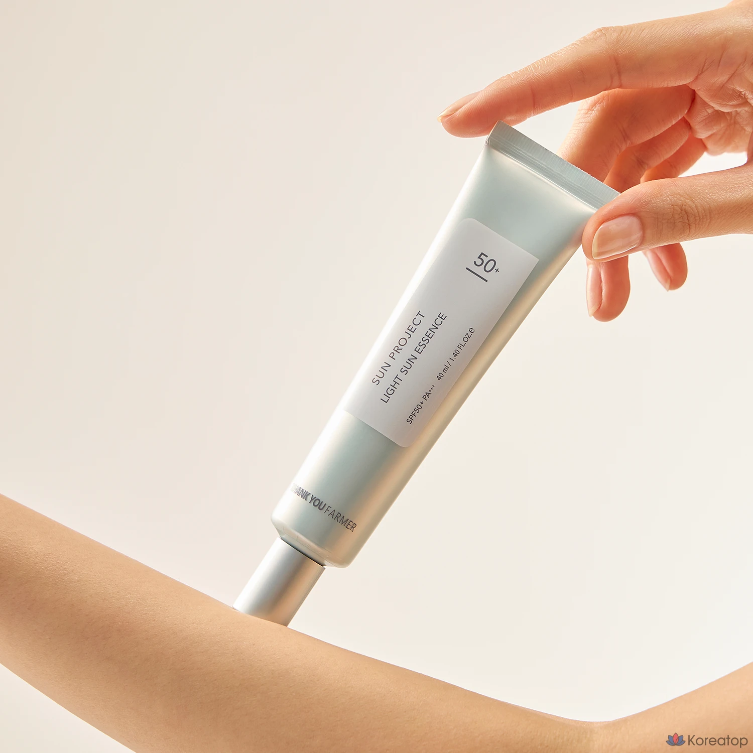 Солнцезащитный крем-эссенция Thank You Farmer Sun Project Light Sun Essence, 40 мл, 1 шт.