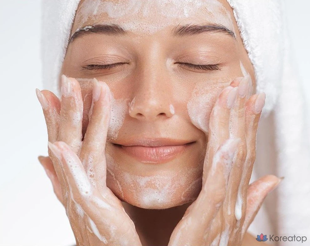 Очищающая пенка Derma Factory Niacinamide 10% Cleansing Foam, 100 г, 1 шт.