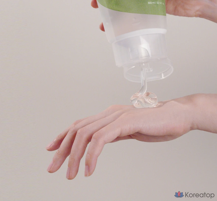 Успокаивающий гель IsNtree Aloe Soothing Gel Fresh Type, 300 мл, 1 шт.