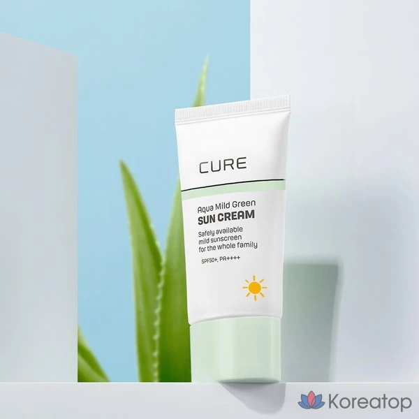 Солнцезащитный крем KIM JEONG MOON Aloe Cure Aqua Mild Green Sun Cream SPF50+ PA++++, 40 мл, 1 шт.