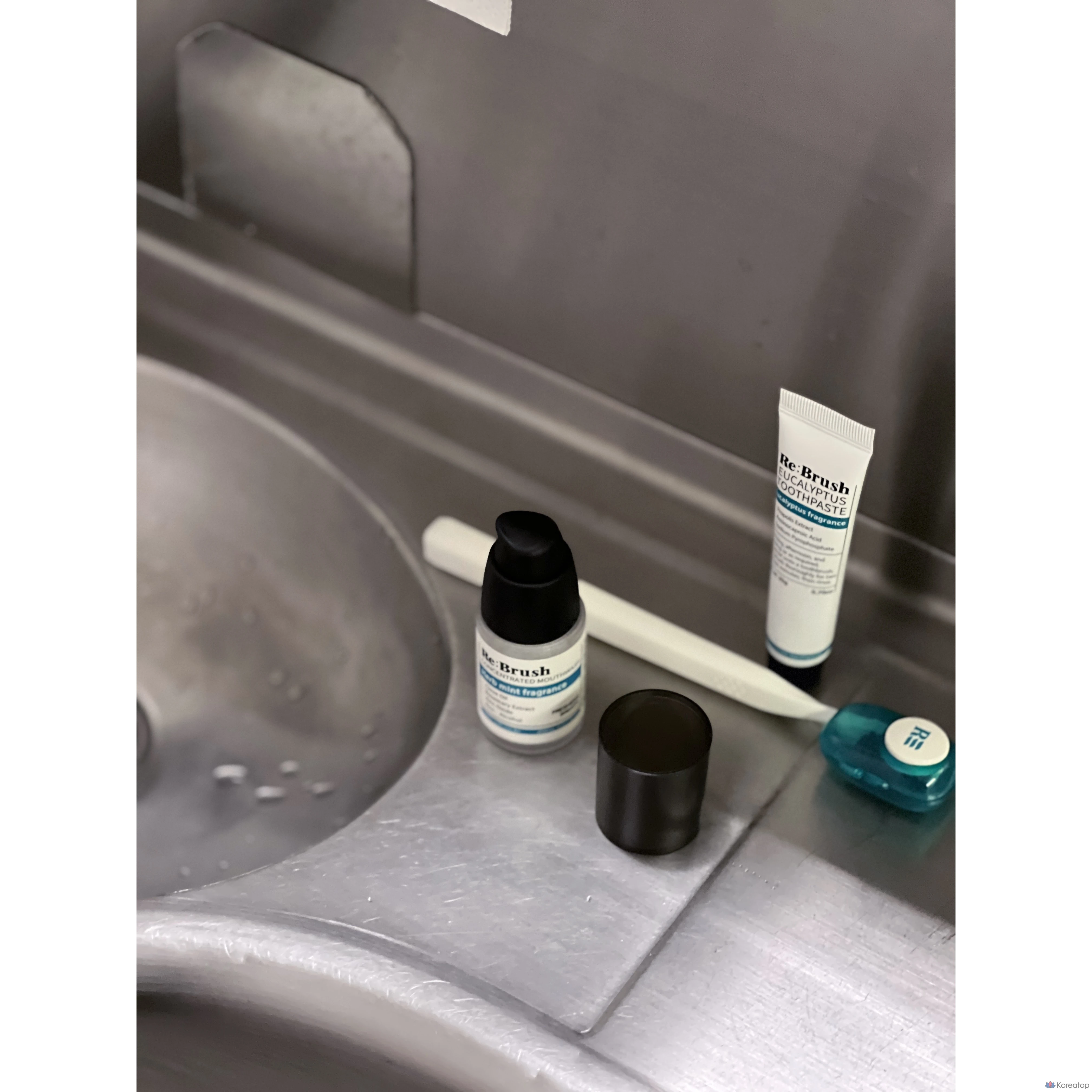 Портативный стерилизатор для зубных щеток Re:Brush Morph, White, 1 шт.