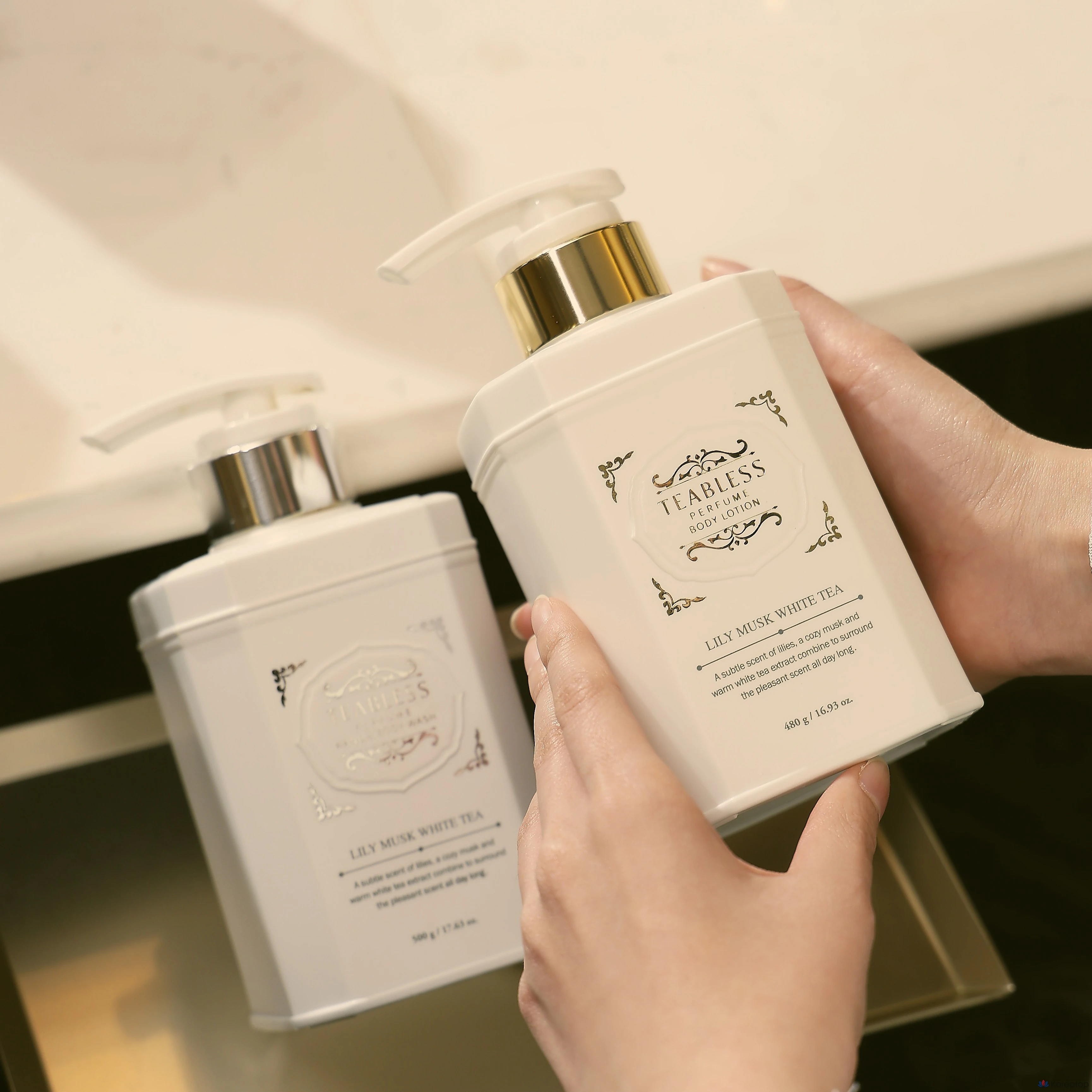 Набор для ухода TEABLESS Lily Musk White Tea Perfume Body Lotion & Body Wash Gift Set, 1 шт.