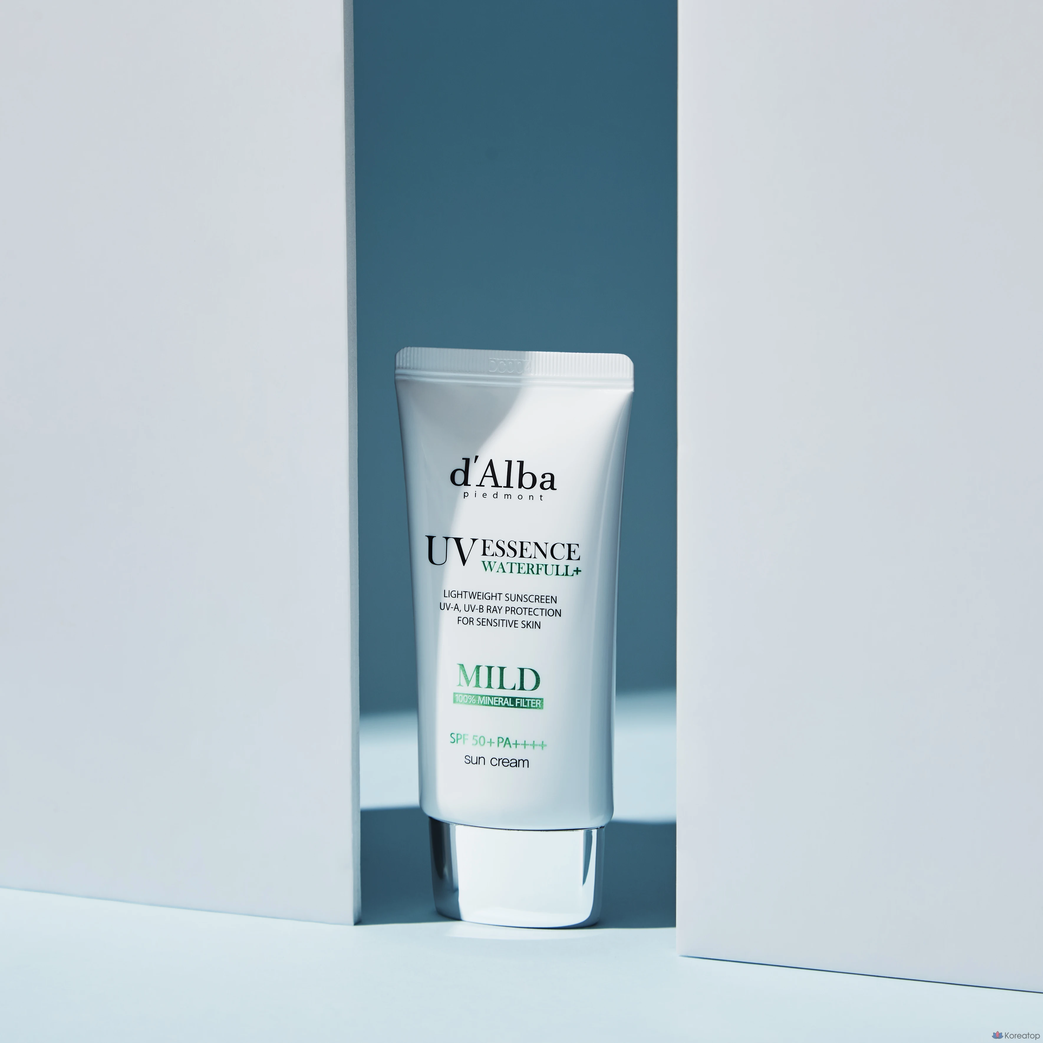 Солнцезащитный крем d'Alba Waterfull Mild Sun Cream SPF50+ PA++++, 50 мл, 1 шт.