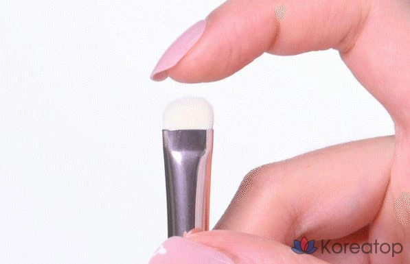 Кисть для макияжа Banila Co Smudge Brush, розовая, 1 шт.