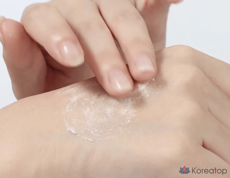 Скраб для губ MAXCLINIC Bubble Lip Scrub, 7 мл, 1 шт.
