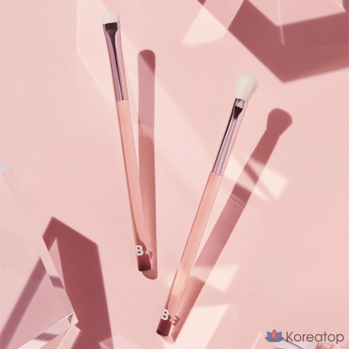 Кисть для макияжа Banila Co Smudge Brush, розовая, 1 шт.
