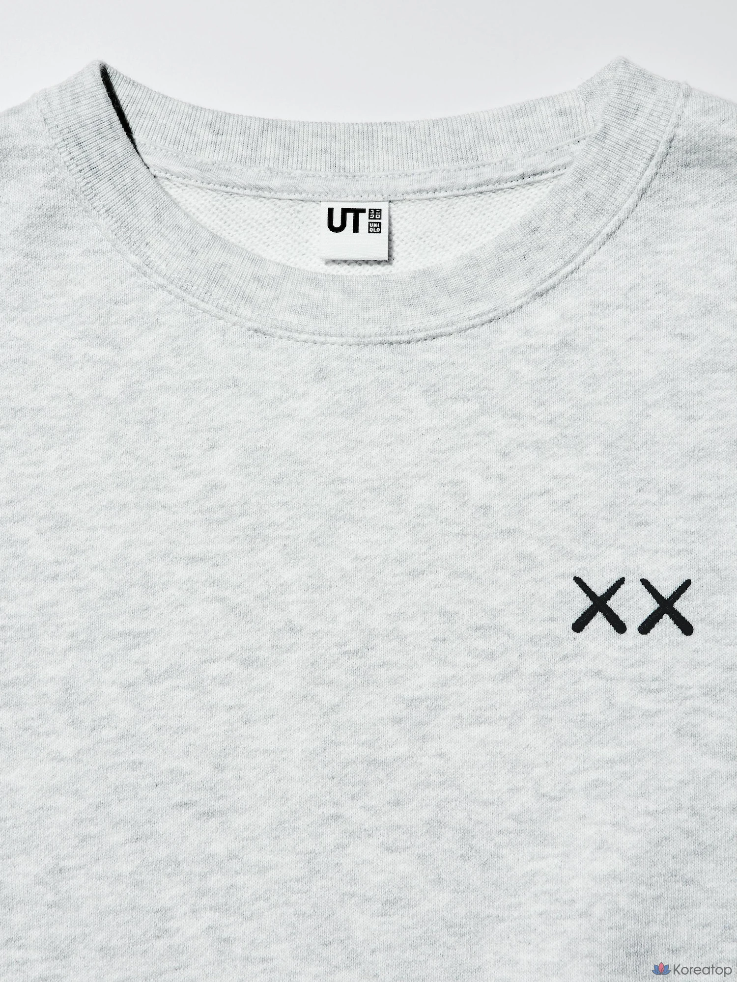 Свитшот детский Uniqlo KAWS UNIVERSE, черный
