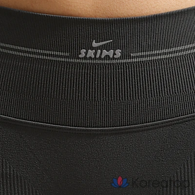 Шорты женские Nike Skims Ribbed Seamless 5-Inch Shorts