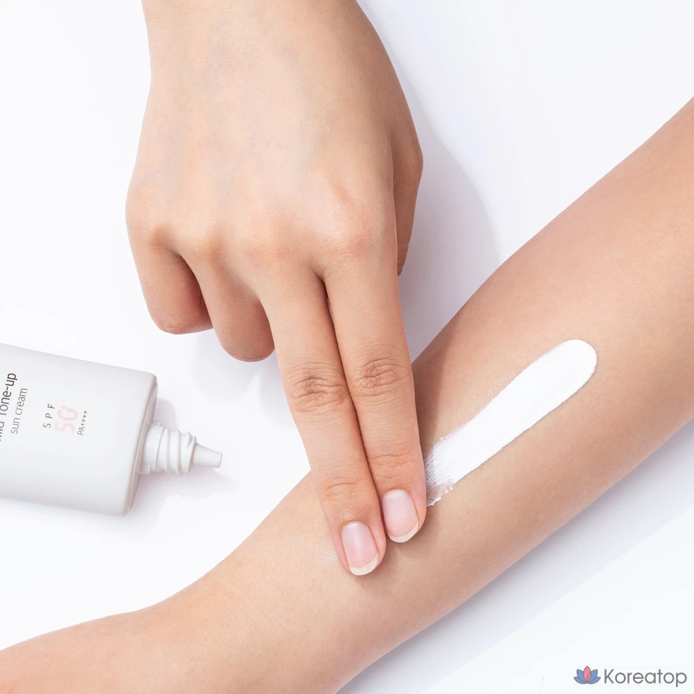 Солнцезащитный крем Cosnori Mild Tone Up Sun Cream SPF50+ PA++++, 50 мл, 1 шт.