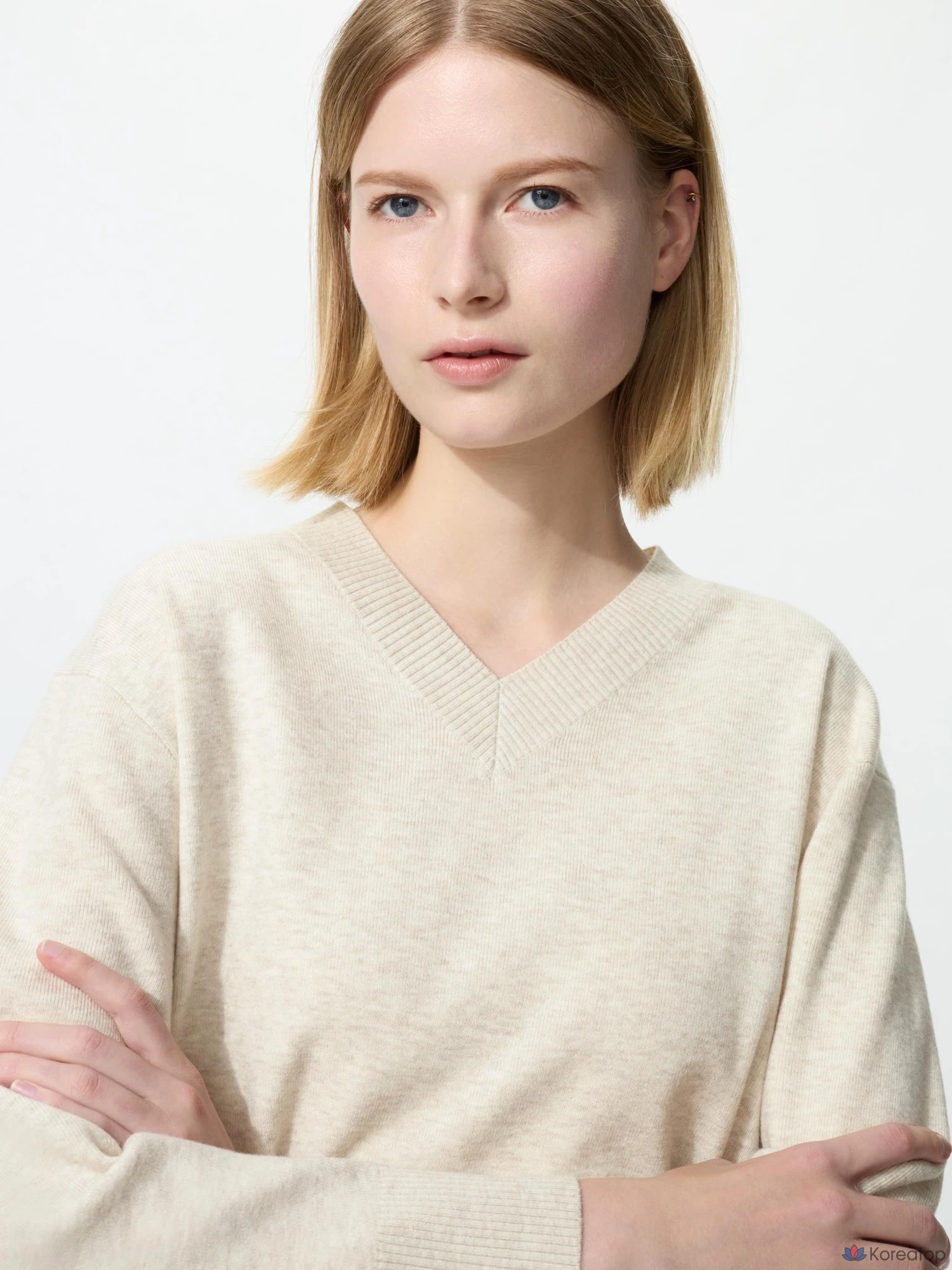 Свитер Uniqlo Washable Knit V-Neck Sweater (Smooth)