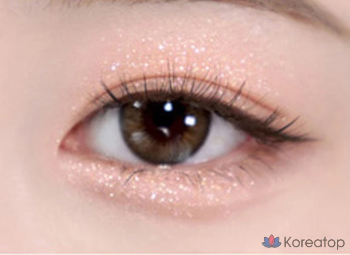 Тени для век Holika Holika My Fave Piece Eye Glitz Shadow, оттенок 27 Demure, 1 шт.