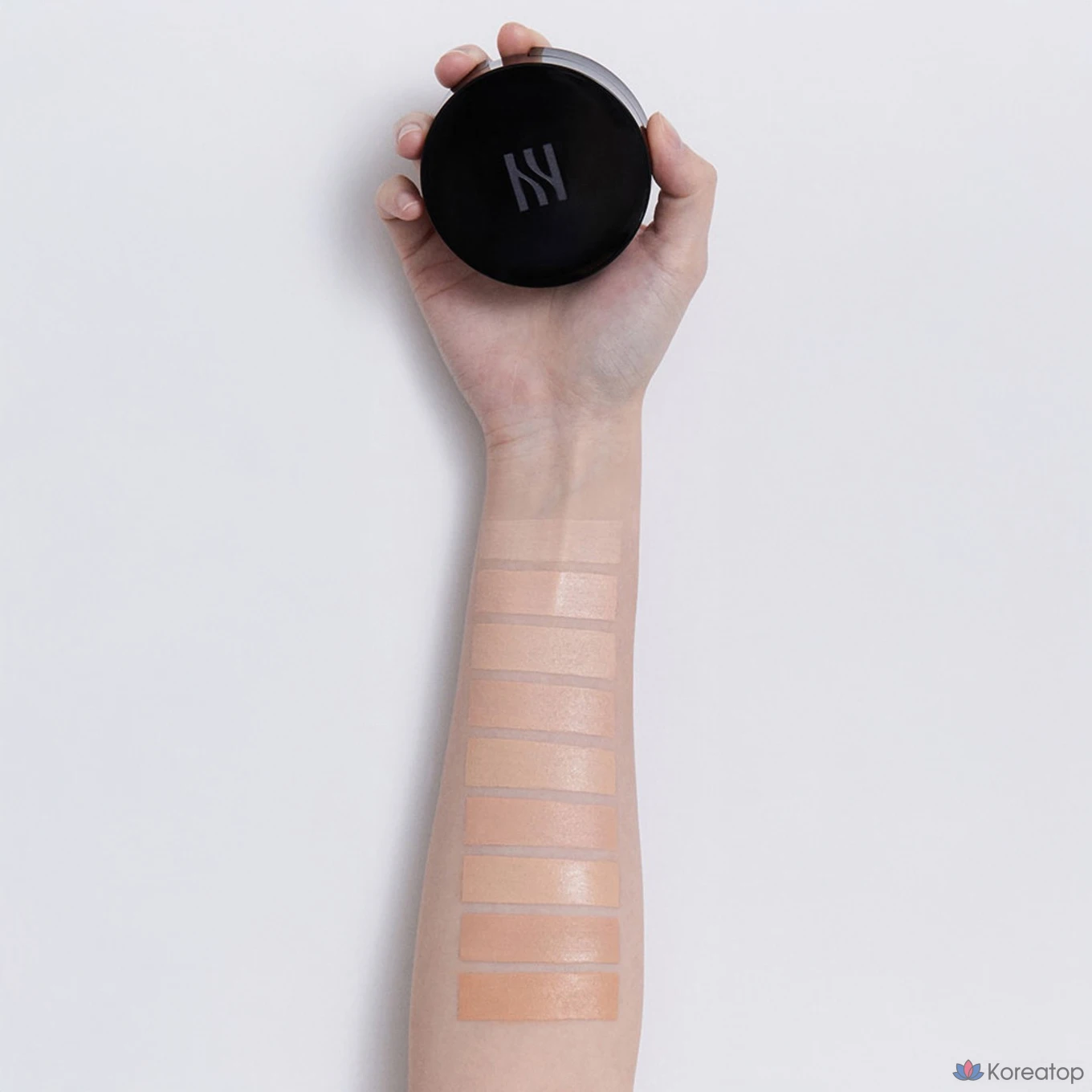Кушон Hera Black Cushion Foundation Duo, оттенок 21N1, 15 г + 15 г, 1 шт.