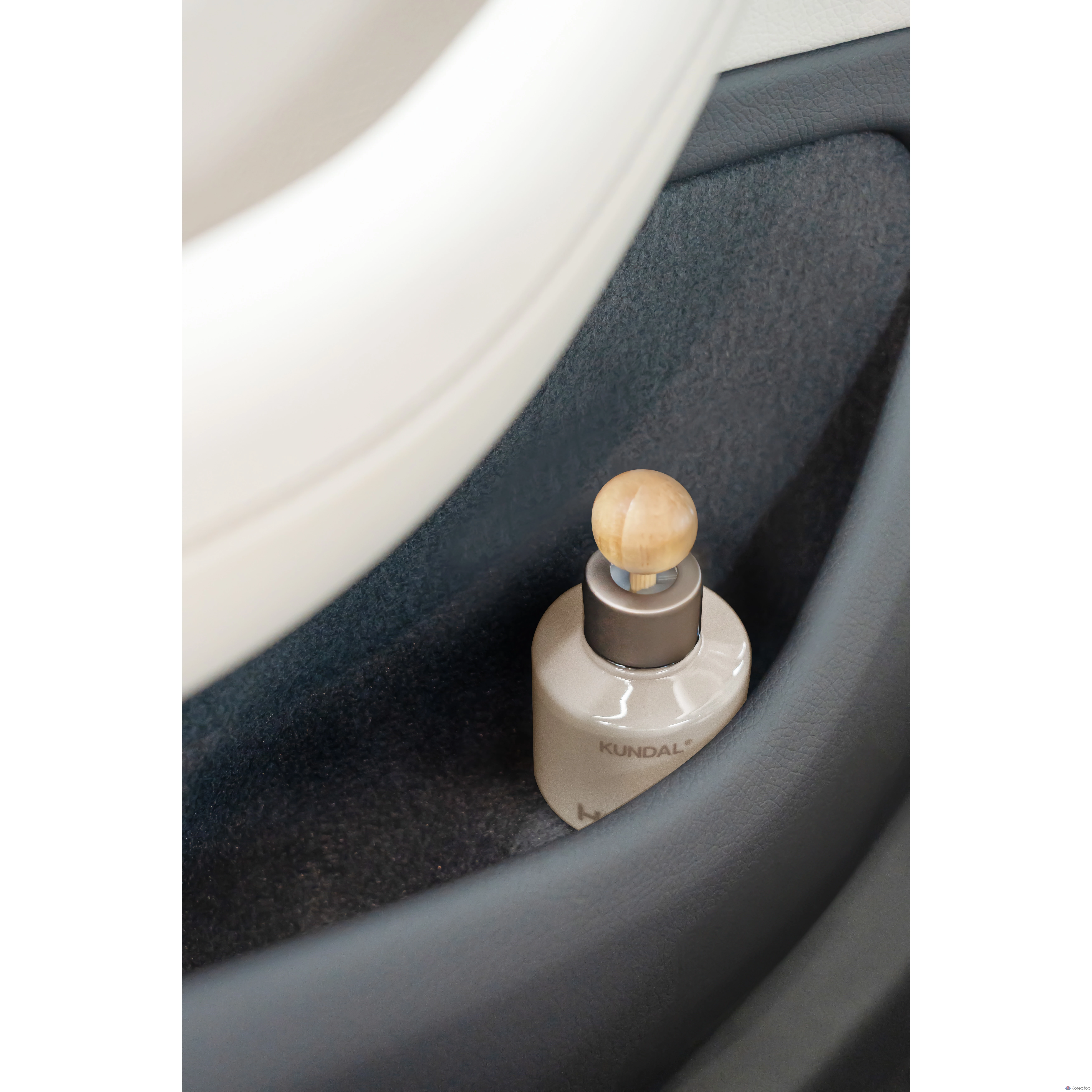Ароматизатор для автомобиля Kundal Perfume Car Air Freshener, оттенок Hinoki, 75 мл, 2 шт., фото 5
