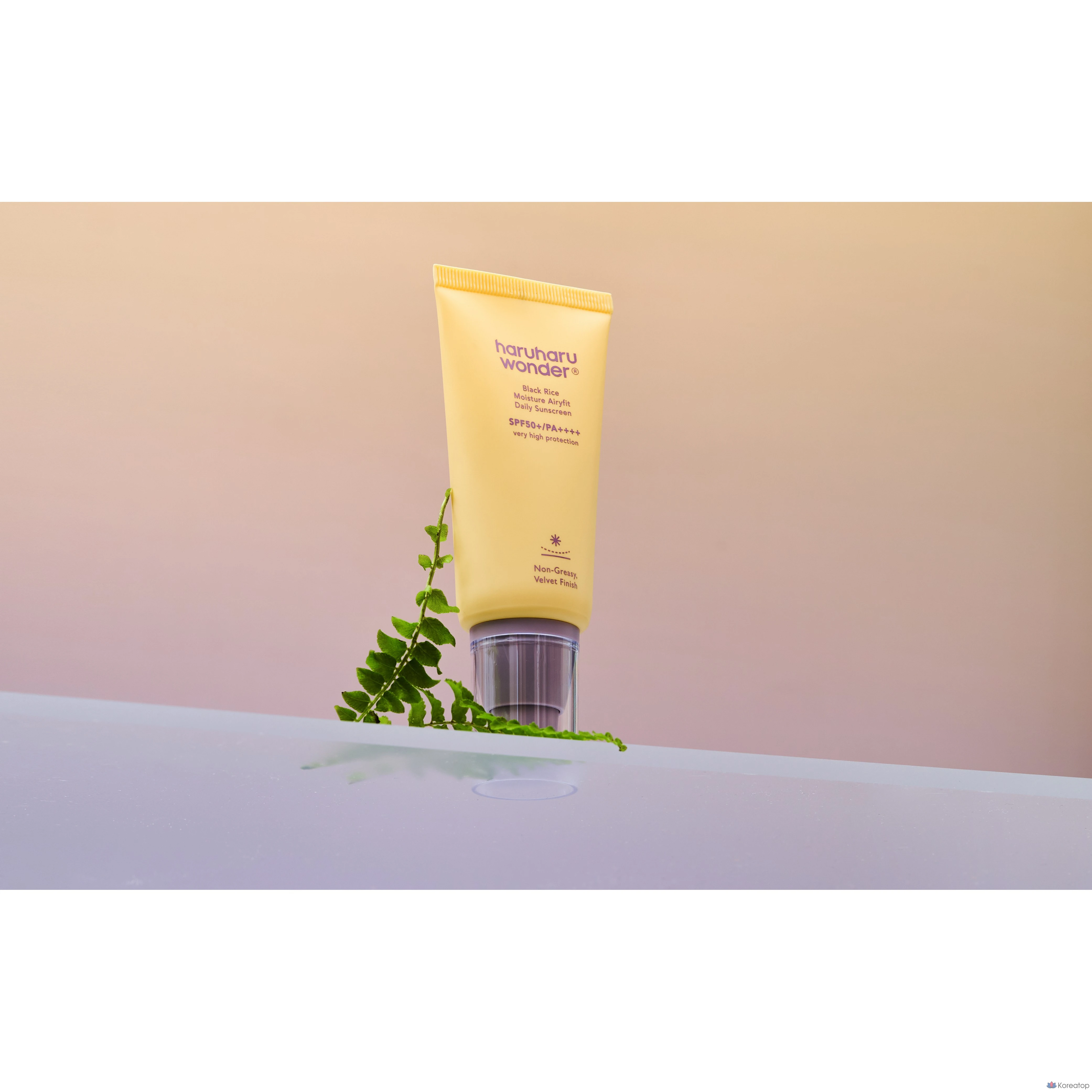 Солнцезащитный крем Haruharu Wonder Black Rice Moisture Airy-Fit Daily Sunscreen, 50 мл, 1 шт.