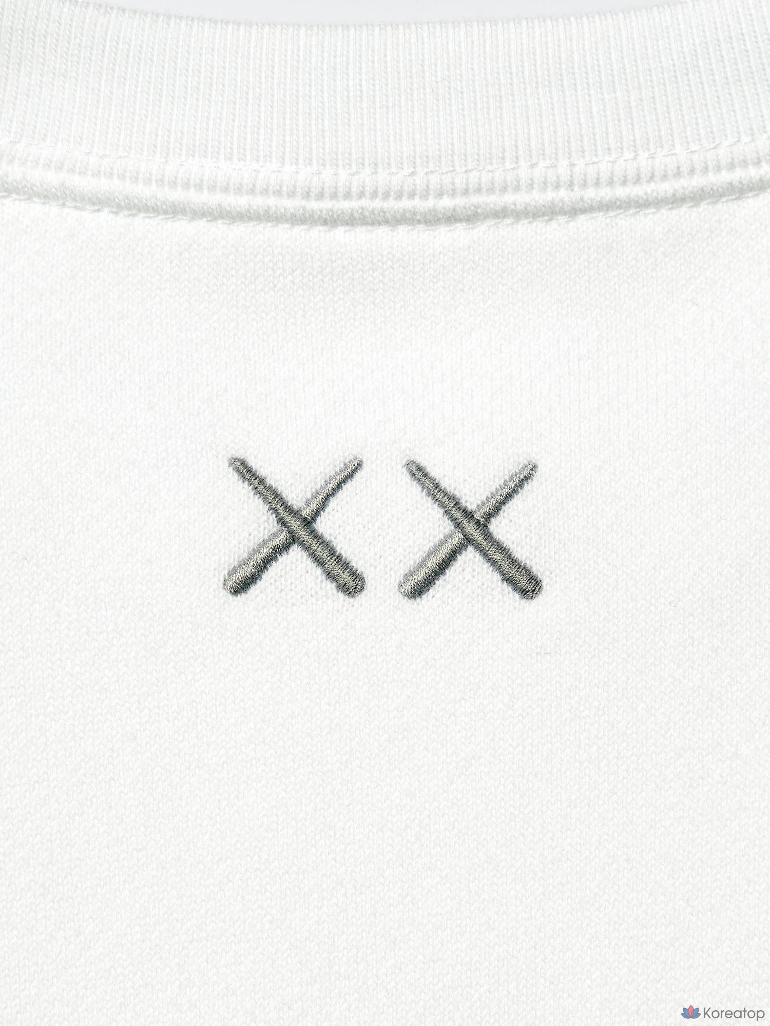 Свитшот детский Uniqlo KAWS Universe Sweatshirt C