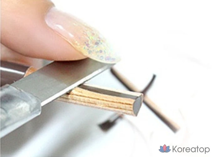Карандаш для бровей Mqny My Strong Eyebrow Pencil, оттенок Natural Brown, 1.2 г, 1 шт.