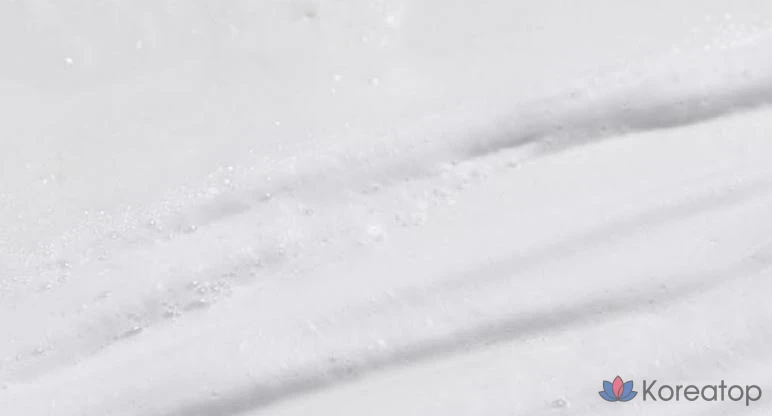 Очищающее средство Round Lab Pine Calming Cica Cleanser, 150 мл, 1 шт.