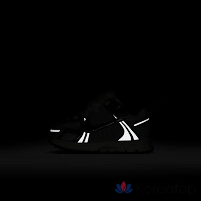 Кроссовки мужские Nike Zoom Vomero 5 SE SP