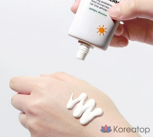 Солнцезащитный крем KIM JEONG MOON Aloe Cure Aqua Mild Green Sun Cream SPF50+ PA++++, 40 мл, 1 шт.