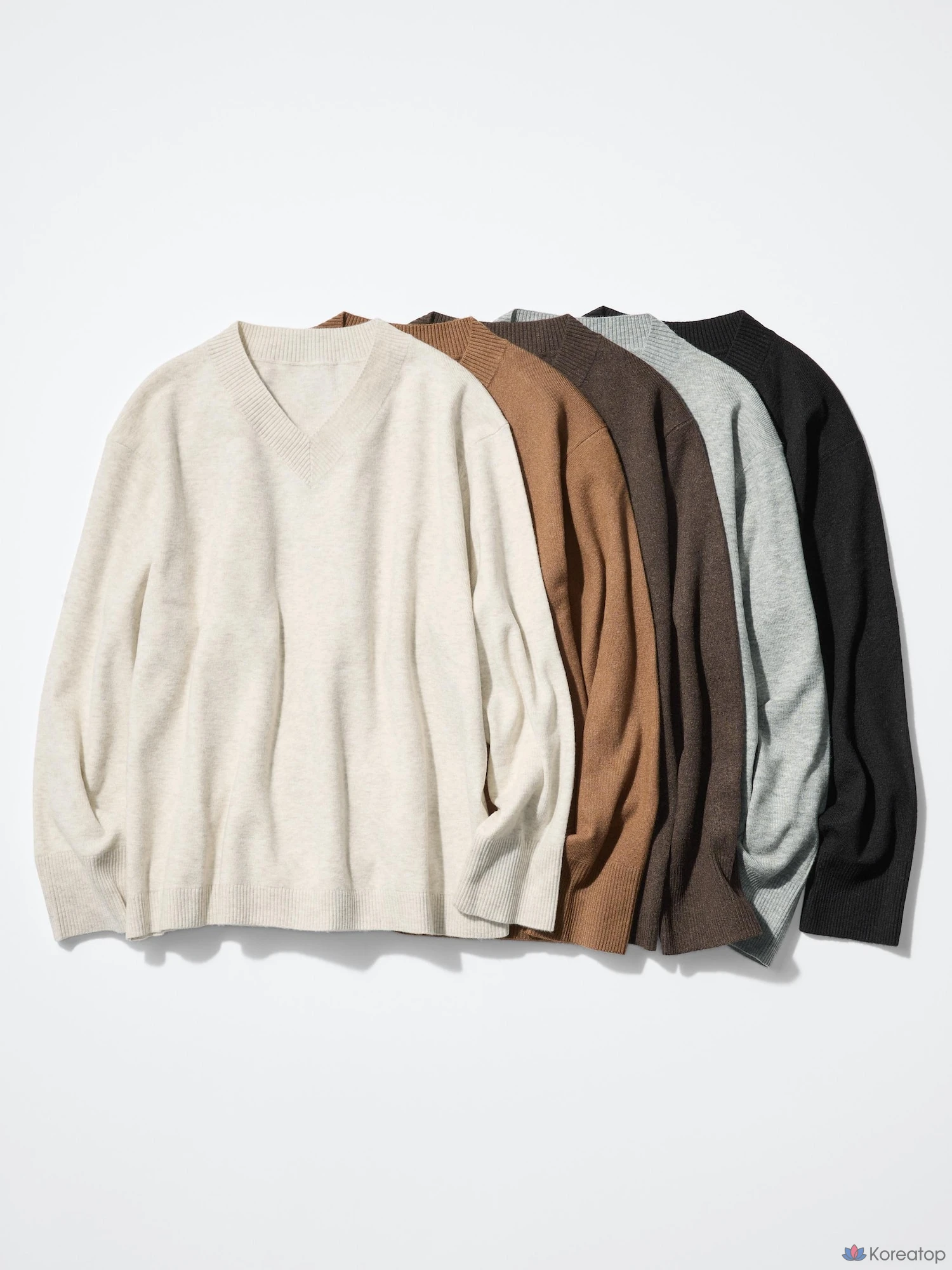 Свитер Uniqlo Washable Knit V-Neck Sweater (Smooth)