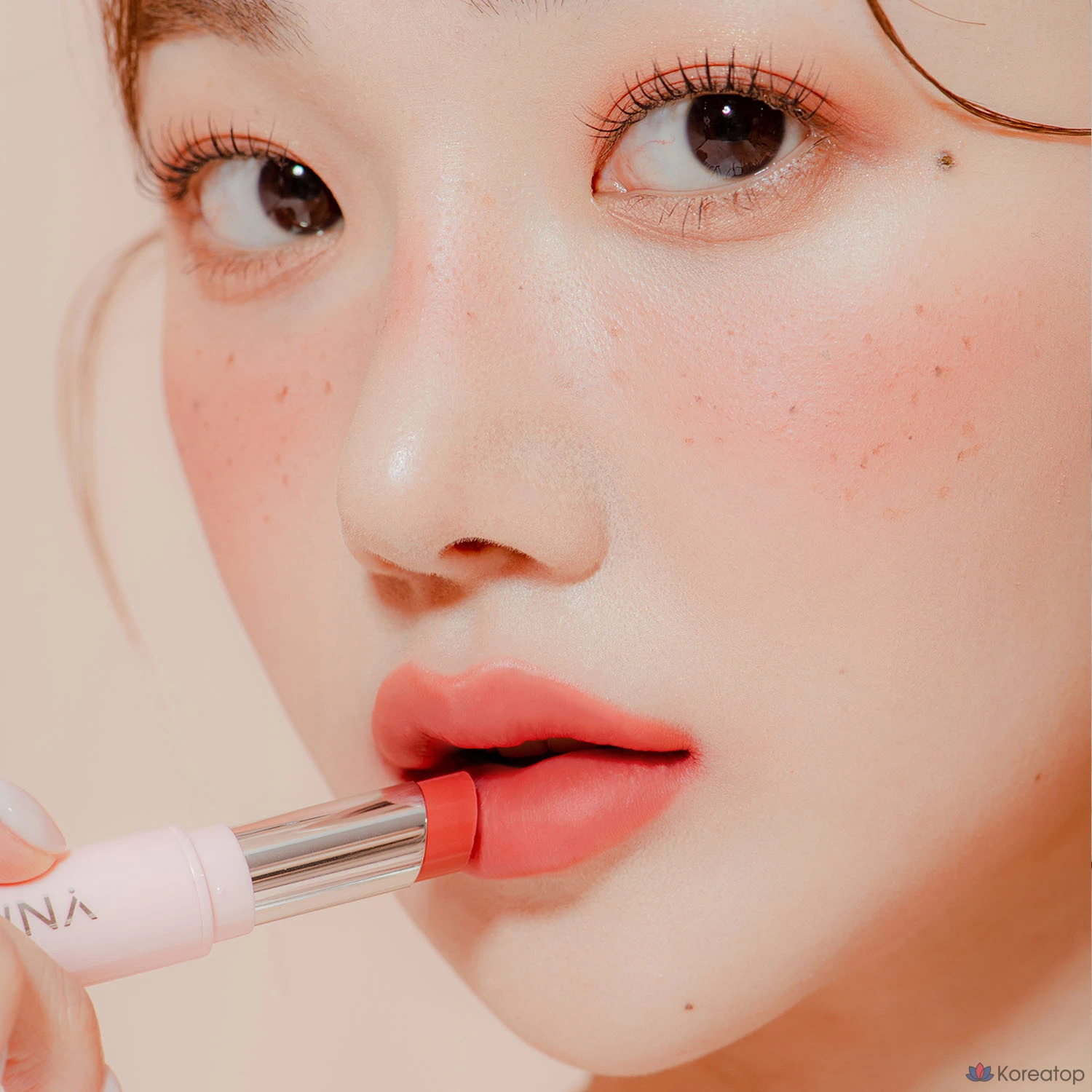Крем-помада для губ YNM Cream Mat Lipstick, оттенок 05 Chilling Chili, 5.5 г, 1 шт., фото 7