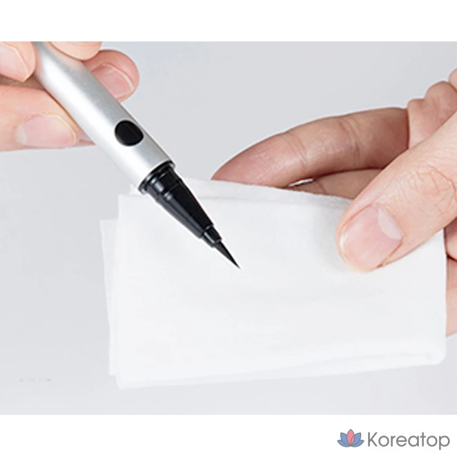 Подводка для глаз Missha Natural Fix Brush Pen Liner, оттенок Black, 0.6 г, 1 шт.