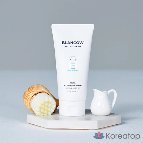 Очищающая пенка Blancow Real Milk Cleansing Foam, 150 мл, 1 шт.