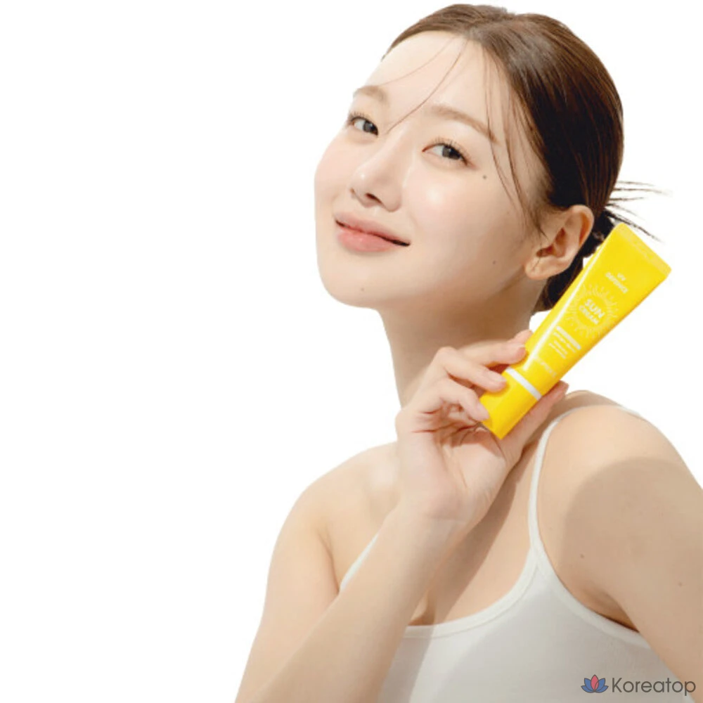 Солнцезащитный крем Deoproce UV Defense Sun Cream SPF50+ PA+++, 50 г, 1 шт.