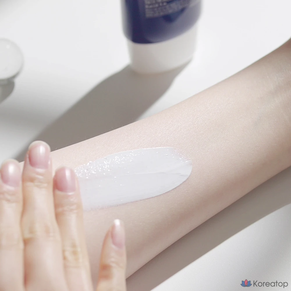 Солнцезащитный крем Pyunkang Yul Moisture Calming Sun Cream SPF50+ PA++++, 50 мл, 1 шт.