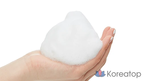 Очищающая пенка Missha Super Aqua Ultra Hyalron Cleansing Foam, 200 мл, 1 шт.