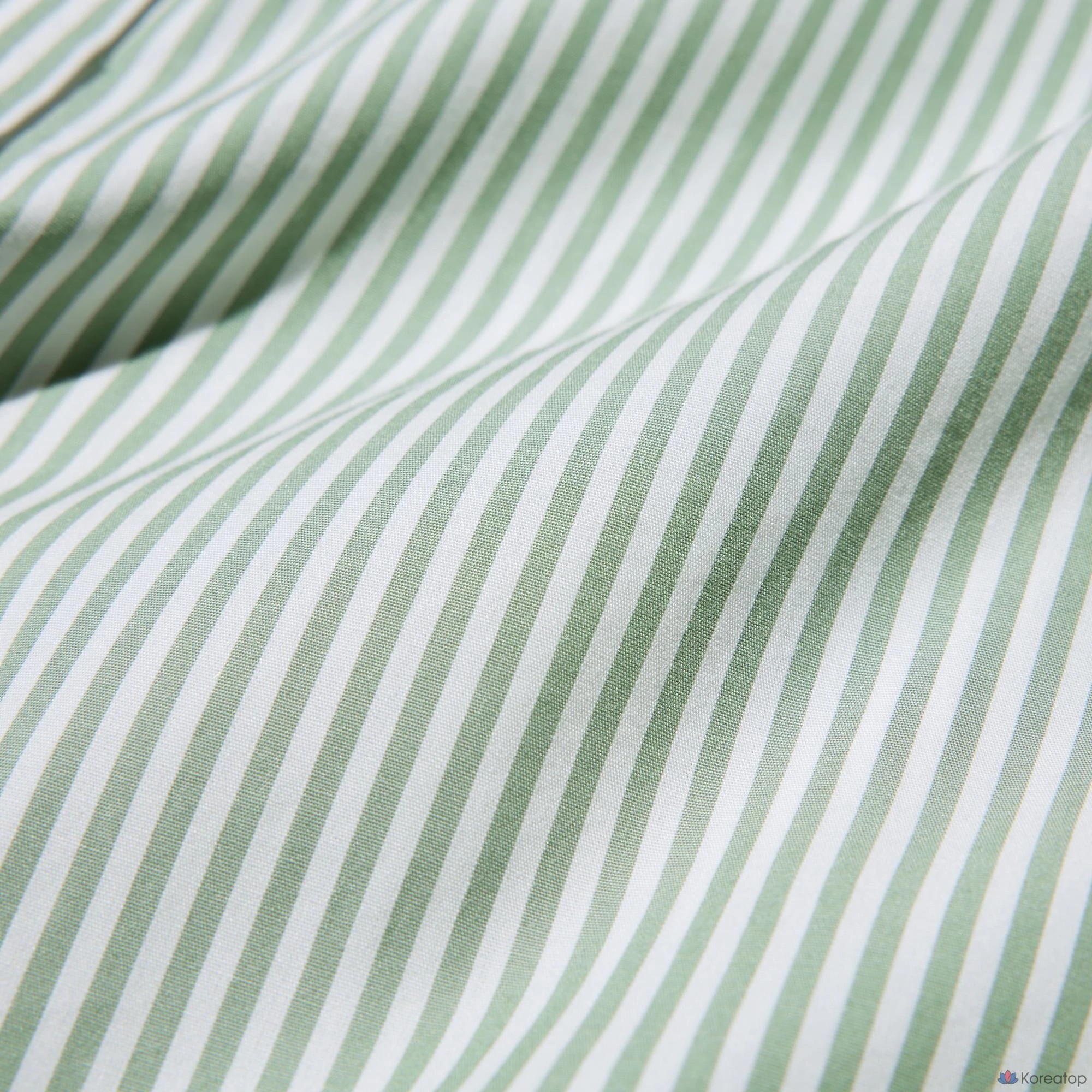 Рубашка Uniqlo Broadcloth Shirt Button-Down Collar, в полоску