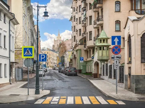 В поисках модерна по Остоженке и переулкам