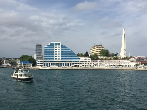 Севастополь - по морю и по суше.