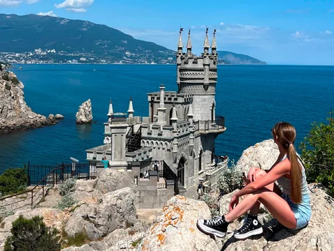 Ялта — царица Крыма: красота сквозь века (из Алупки)
