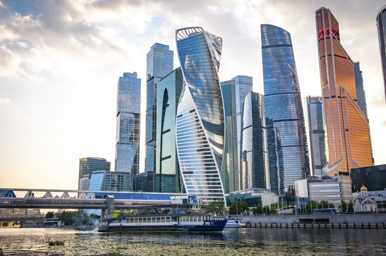 Речная прогулка-бранч от Парка культуры до Москва-Сити