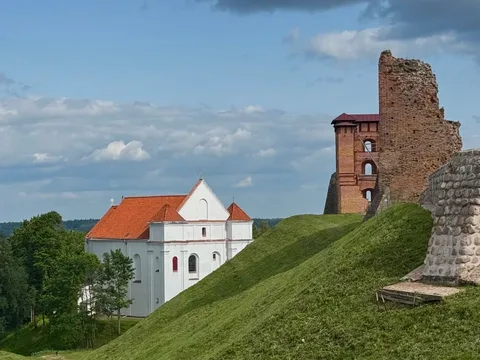 Из Минска — в усадьбу Щорсы, Любчанский замок и старинный Новогрудок