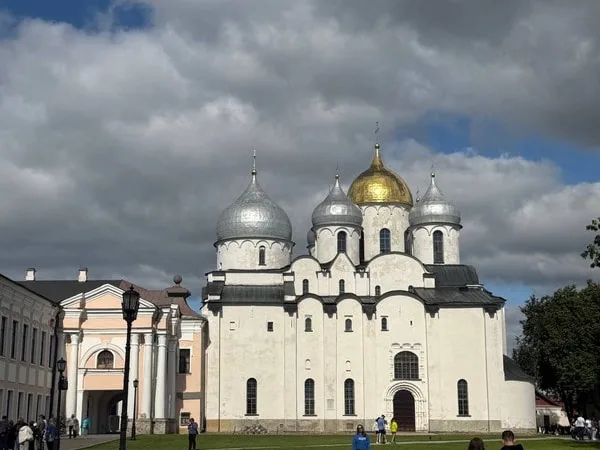 Новгородская Русь: кремль, монастырь и деревянная сказка