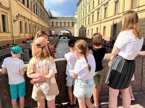 Детская экскурсия «Здравствуй, друг Петербург!»