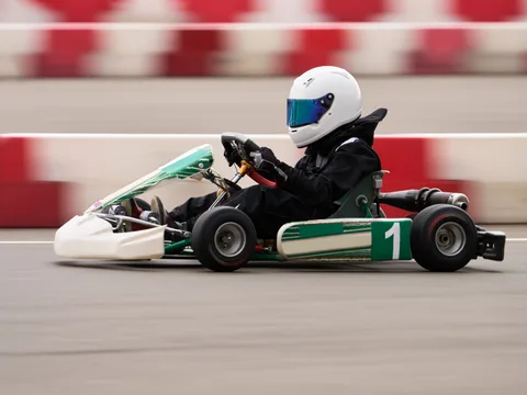 Абу-Даби: Картинг на трассе Yas Marina Circuit Kartzone (на английском)