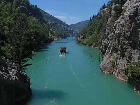 Круиз на лодке по Зелёному каньону + обед на берегу