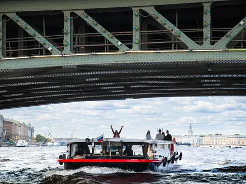 Прогулка на теплоходе «Каналы Северной столицы»